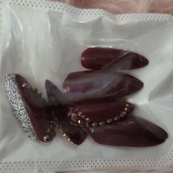 Brand New 3CT. BUNDLE RHINESTONE ACCENT False Nails-M - Picture 5 of 5